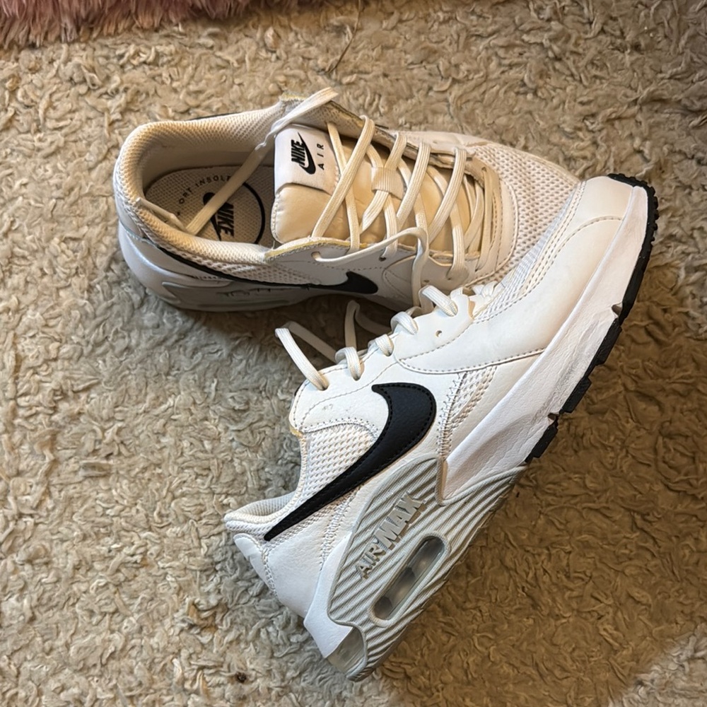 Women’s Nike Airmax